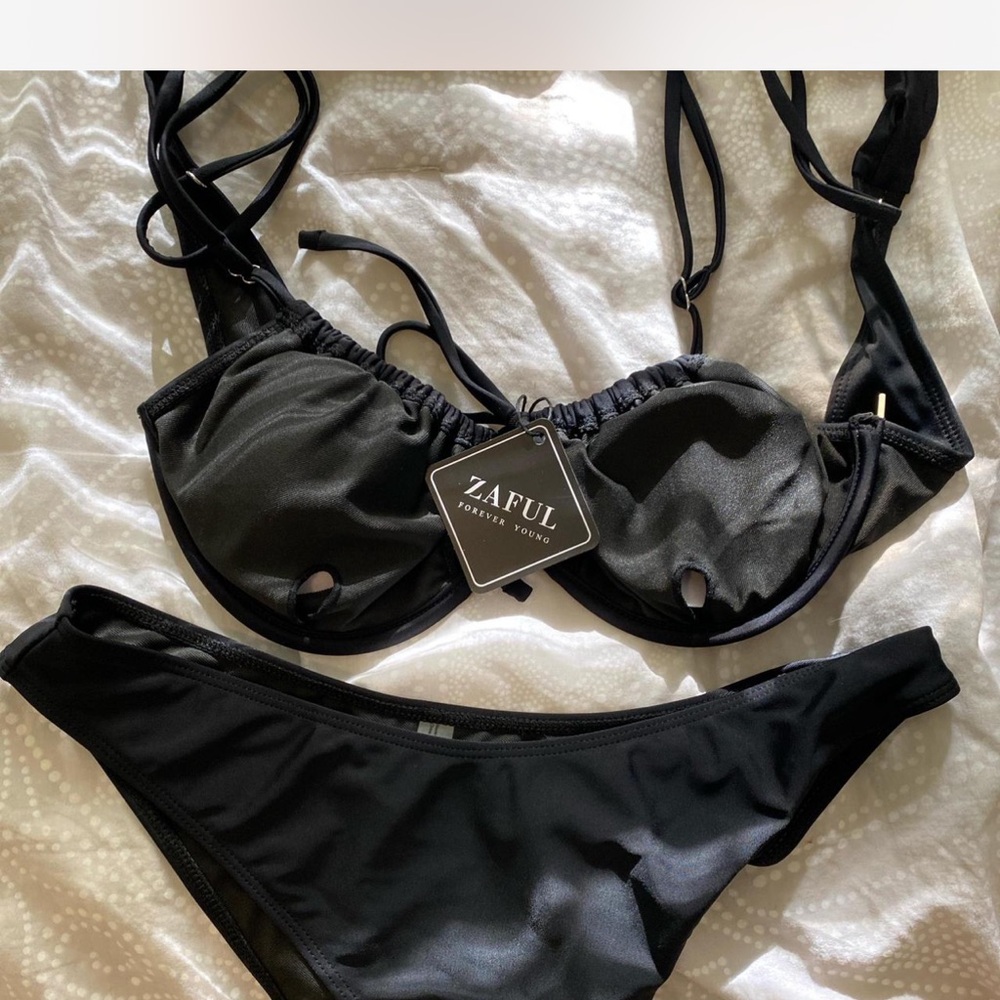 Black bikini cut out thing push up underwire bathing suit two piece cheeky sexy - Picture 5 of 6
